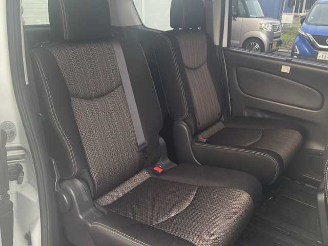 日産 セレナ ハイウェイS S HV Aセーフ 愛知県 2014(平26)年 6.6万km ブリリアントホワイトパール 純正ＳＤナビＴＶ　CD/DVD/Bluetooth/両側パワースライドドア　/フリップダウンモニター　/アラウンドビューモニター　/前後コーナーセンサー　/クルーズコントロール　/純正ホイール　/純正フロアマット　/シートバックテーブル/衝突被害軽減システム/レーンキープアシスト/ETC