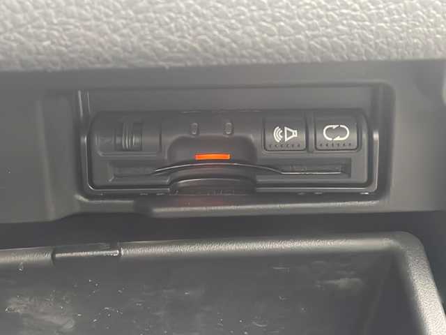 日産 セレナ ハイウェイS S HV Aセーフ 愛知県 2014(平26)年 6.6万km ブリリアントホワイトパール 純正ＳＤナビＴＶ　CD/DVD/Bluetooth/両側パワースライドドア　/フリップダウンモニター　/アラウンドビューモニター　/前後コーナーセンサー　/クルーズコントロール　/純正ホイール　/純正フロアマット　/シートバックテーブル/衝突被害軽減システム/レーンキープアシスト/ETC