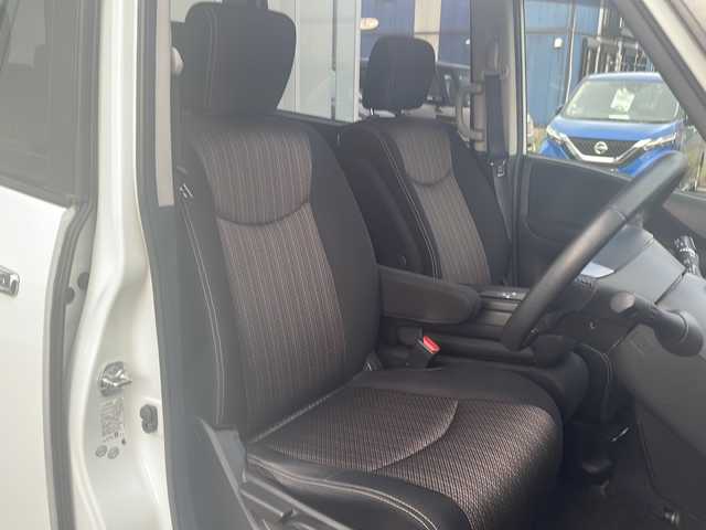 日産 セレナ ハイウェイS S HV Aセーフ 愛知県 2014(平26)年 6.6万km ブリリアントホワイトパール 純正ＳＤナビＴＶ　CD/DVD/Bluetooth/両側パワースライドドア　/フリップダウンモニター　/アラウンドビューモニター　/前後コーナーセンサー　/クルーズコントロール　/純正ホイール　/純正フロアマット　/シートバックテーブル/衝突被害軽減システム/レーンキープアシスト/ETC