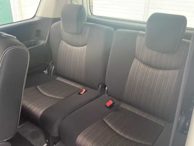 日産 セレナ ハイウェイS S HV Aセーフ 愛知県 2014(平26)年 6.6万km ブリリアントホワイトパール 純正ＳＤナビＴＶ　CD/DVD/Bluetooth/両側パワースライドドア　/フリップダウンモニター　/アラウンドビューモニター　/前後コーナーセンサー　/クルーズコントロール　/純正ホイール　/純正フロアマット　/シートバックテーブル/衝突被害軽減システム/レーンキープアシスト/ETC