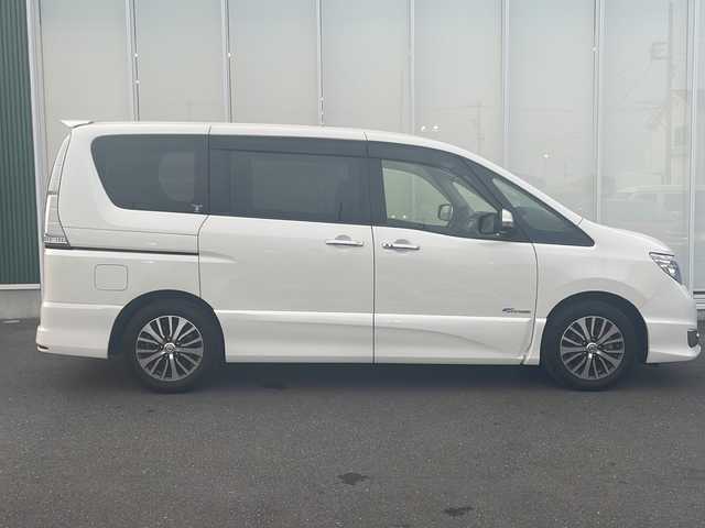 日産 セレナ ハイウェイS S HV Aセーフ 愛知県 2014(平26)年 6.6万km ブリリアントホワイトパール 純正ＳＤナビＴＶ　CD/DVD/Bluetooth/両側パワースライドドア　/フリップダウンモニター　/アラウンドビューモニター　/前後コーナーセンサー　/クルーズコントロール　/純正ホイール　/純正フロアマット　/シートバックテーブル/衝突被害軽減システム/レーンキープアシスト/ETC