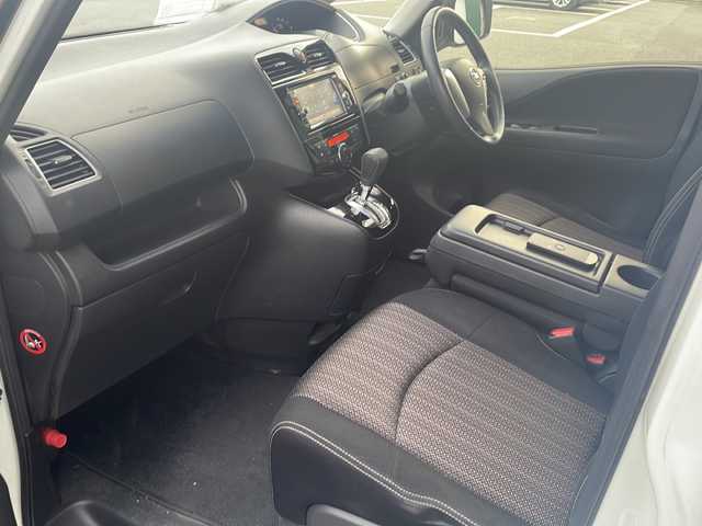 日産 セレナ ハイウェイS S HV Aセーフ 愛知県 2014(平26)年 6.6万km ブリリアントホワイトパール 純正ＳＤナビＴＶ　CD/DVD/Bluetooth/両側パワースライドドア　/フリップダウンモニター　/アラウンドビューモニター　/前後コーナーセンサー　/クルーズコントロール　/純正ホイール　/純正フロアマット　/シートバックテーブル/衝突被害軽減システム/レーンキープアシスト/ETC