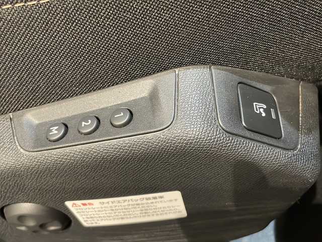 プジョー ３００８ GTライン 新潟県 2020(令2)年 4.5万km パール ファーストクラスパッケージ/-パノラマサンルーフ/-マッサージシート/純正ナビ/フルセグTV/バック/サイド/フロントカメラ/ETC/ドライブレコーダー/シートヒーター/パワーシート/パワーバックドア/純正18インチアルミホイール/LEDヘッドライト/オートハイビーム/コーナーセンサー/ダウンヒルアシスト /パドルシフト/アダプティブクルーズコントロール/ハーフレザーシート