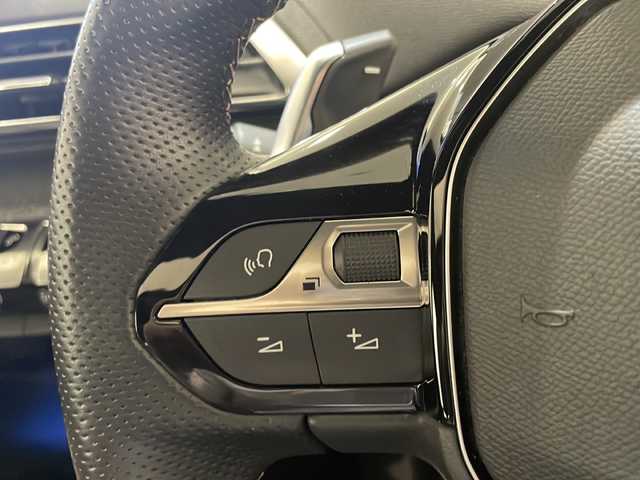 プジョー ３００８ GTライン 新潟県 2020(令2)年 4.5万km パール ファーストクラスパッケージ/-パノラマサンルーフ/-マッサージシート/純正ナビ/フルセグTV/バック/サイド/フロントカメラ/ETC/ドライブレコーダー/シートヒーター/パワーシート/パワーバックドア/純正18インチアルミホイール/LEDヘッドライト/オートハイビーム/コーナーセンサー/ダウンヒルアシスト /パドルシフト/アダプティブクルーズコントロール/ハーフレザーシート
