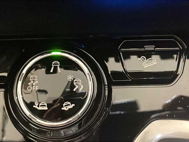 プジョー ３００８ GTライン 新潟県 2020(令2)年 4.5万km パール ファーストクラスパッケージ/-パノラマサンルーフ/-マッサージシート/純正ナビ/フルセグTV/バック/サイド/フロントカメラ/ETC/ドライブレコーダー/シートヒーター/パワーシート/パワーバックドア/純正18インチアルミホイール/LEDヘッドライト/オートハイビーム/コーナーセンサー/ダウンヒルアシスト /パドルシフト/アダプティブクルーズコントロール/ハーフレザーシート