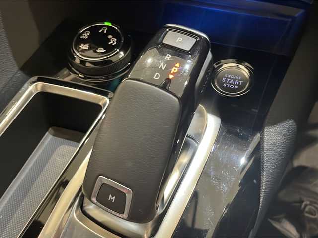 プジョー ３００８ GTライン 新潟県 2020(令2)年 4.5万km パール ファーストクラスパッケージ/-パノラマサンルーフ/-マッサージシート/純正ナビ/フルセグTV/バック/サイド/フロントカメラ/ETC/ドライブレコーダー/シートヒーター/パワーシート/パワーバックドア/純正18インチアルミホイール/LEDヘッドライト/オートハイビーム/コーナーセンサー/ダウンヒルアシスト /パドルシフト/アダプティブクルーズコントロール/ハーフレザーシート