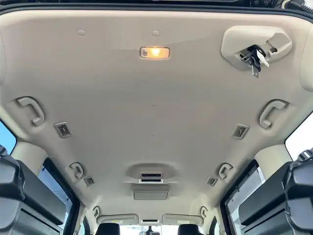 日産 セレナ e－パワー ハイウェイスター V 茨城県 2020(令2)年 5.5万km ダイヤモンドブラック エンジンスタートボタン/ワンオーナー/パワーステアリング/パワーウィンドウ/アイドリングストップ/スマートキー/Wオートエアコン/クルーズコントロール/純正後席用モニター/USB入力端子/ETC/全方位カメラ/純正ナビ（CD/DVD/BT/フルセグ）/三列シート/純正ドライブレコーダー/ウォークスルー/フロアマット/両側パワースライドドア/純正アルミホイール/ABS/横滑り防止装置/コーナーセンサー前後/オートライト/LEDヘッドライト/W＋サイドエアバック/衝突軽減システム/BSM