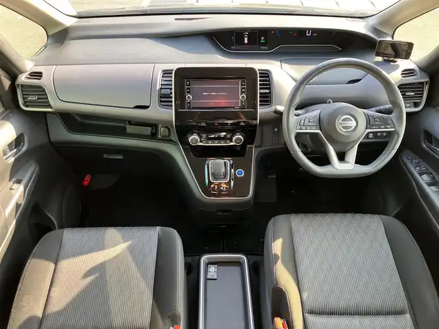 日産 セレナ e－パワー ハイウェイスター V 茨城県 2020(令2)年 5.5万km ダイヤモンドブラック エンジンスタートボタン/ワンオーナー/パワーステアリング/パワーウィンドウ/アイドリングストップ/スマートキー/Wオートエアコン/クルーズコントロール/純正後席用モニター/USB入力端子/ETC/全方位カメラ/純正ナビ（CD/DVD/BT/フルセグ）/三列シート/純正ドライブレコーダー/ウォークスルー/フロアマット/両側パワースライドドア/純正アルミホイール/ABS/横滑り防止装置/コーナーセンサー前後/オートライト/LEDヘッドライト/W＋サイドエアバック/衝突軽減システム/BSM