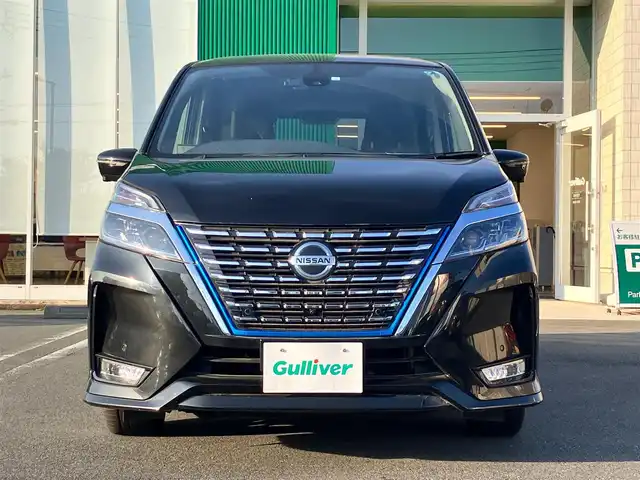 日産 セレナ e－パワー ハイウェイスター V 茨城県 2020(令2)年 5.5万km ダイヤモンドブラック エンジンスタートボタン/ワンオーナー/パワーステアリング/パワーウィンドウ/アイドリングストップ/スマートキー/Wオートエアコン/クルーズコントロール/純正後席用モニター/USB入力端子/ETC/全方位カメラ/純正ナビ（CD/DVD/BT/フルセグ）/三列シート/純正ドライブレコーダー/ウォークスルー/フロアマット/両側パワースライドドア/純正アルミホイール/ABS/横滑り防止装置/コーナーセンサー前後/オートライト/LEDヘッドライト/W＋サイドエアバック/衝突軽減システム/BSM