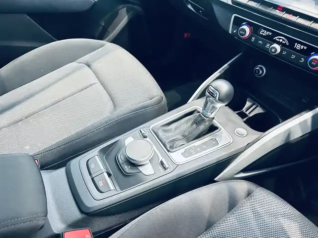 アウディ Ｑ２ ハッシュタグ コントラストスタイリング 大阪府 2020(令2)年 1.7万km 青 限定375台/ACC/バーチャルコックピット/シートヒーター/純正ナビ/TV/バックカメラ/純正18インチAW/LEDヘッドライト/電動リアゲート/クリアランスソナー/ETC/ドラレコ/サイドアシスト