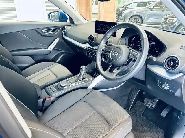 アウディ Ｑ２ ハッシュタグ コントラストスタイリング 大阪府 2020(令2)年 1.7万km 青 限定375台/ACC/バーチャルコックピット/シートヒーター/純正ナビ/TV/バックカメラ/純正18インチAW/LEDヘッドライト/電動リアゲート/クリアランスソナー/ETC/ドラレコ/サイドアシスト
