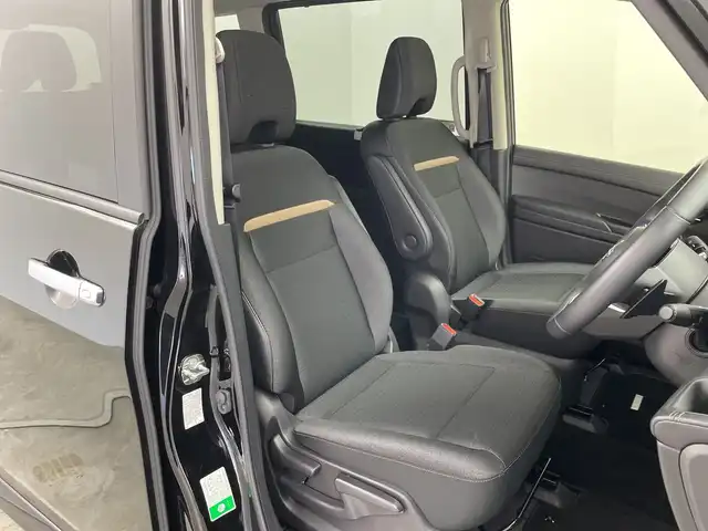 日産 セレナ ハイウェイスター V 群馬県 2024(令6)年 2.3万km ダイヤモンドブラック 純正９型ナビ　全周囲カメラ　衝突被害軽減ブレーキ　プロパイロット　ブラインドスポットモニター　両側電動スライドドア　デジタルインナーミラー　パドルシフト　アイドリングストップ　ハーフレザー　禁煙車