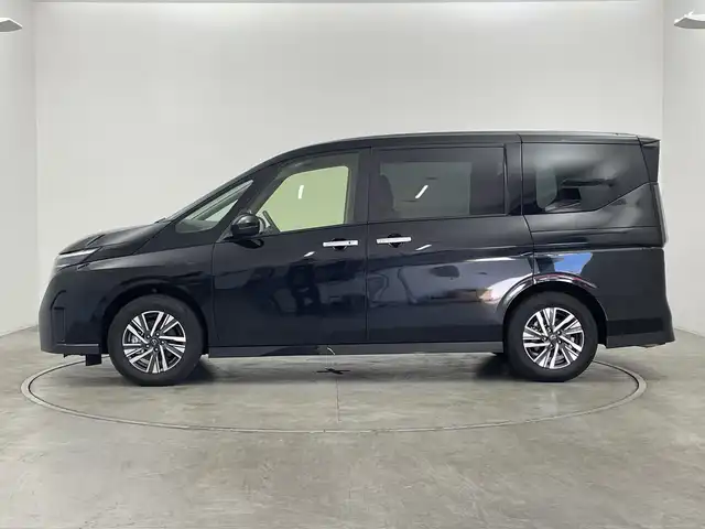 日産 セレナ ハイウェイスター V 群馬県 2024(令6)年 2.3万km ダイヤモンドブラック 純正９型ナビ　全周囲カメラ　衝突被害軽減ブレーキ　プロパイロット　ブラインドスポットモニター　両側電動スライドドア　デジタルインナーミラー　パドルシフト　アイドリングストップ　ハーフレザー　禁煙車