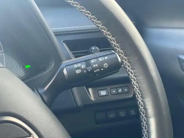 レクサス ＵＸ 250h バージョンC 山梨県 2019(令1)年 3.6万km ソニッククォーツ 三眼ＬＥＤヘッド/アダプティブハイビーム/レーダークルーズ/ＬＫＡ/ＢＳＡ/黒革（Ｌｔａｘ）/前席シートヒーター　/ハンドルヒーター　/純正メモリナビ　/フルセグ　/全方位カメラ（パノラマビュー）/シートメモリ　/純正１７インチアルミ