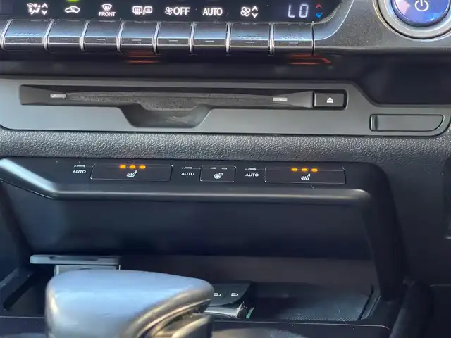 レクサス ＵＸ 250h バージョンC 山梨県 2019(令1)年 3.6万km ソニッククォーツ 三眼ＬＥＤヘッド/アダプティブハイビーム/レーダークルーズ/ＬＫＡ/ＢＳＡ/黒革（Ｌｔａｘ）/前席シートヒーター　/ハンドルヒーター　/純正メモリナビ　/フルセグ　/全方位カメラ（パノラマビュー）/シートメモリ　/純正１７インチアルミ