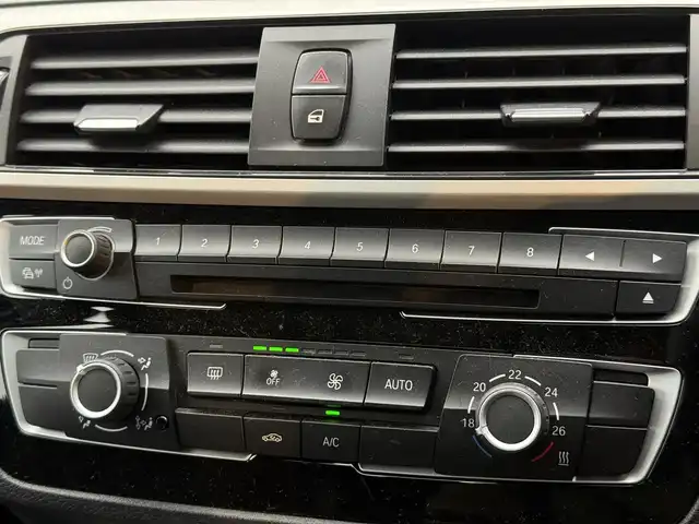 ＢＭＷ １１８ｉ スタイル 千葉県 2017(平29)年 6.7万km サファイアブラックP 衝突軽減ブレーキ/ターボ/純正８インチＨＤＤナビ/バックカメラ/ＣＤ/ＤＶＤ/Ｂｌｕｅｔｏｏｔｈ/クルーズコントロール/コーナーセンサー/ＬＥＤヘッドライト/オートライト/純正１６インチＡＷ