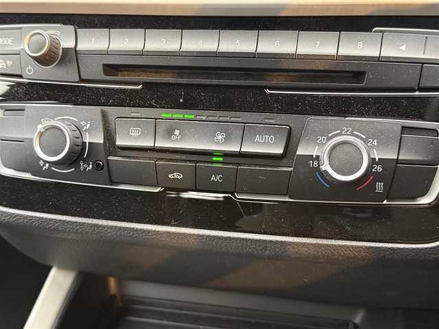 ＢＭＷ １１８ｉ スタイル 千葉県 2017(平29)年 6.7万km サファイアブラックP 衝突軽減ブレーキ/ターボ/純正８インチＨＤＤナビ/バックカメラ/ＣＤ/ＤＶＤ/Ｂｌｕｅｔｏｏｔｈ/クルーズコントロール/コーナーセンサー/ＬＥＤヘッドライト/オートライト/純正１６インチＡＷ