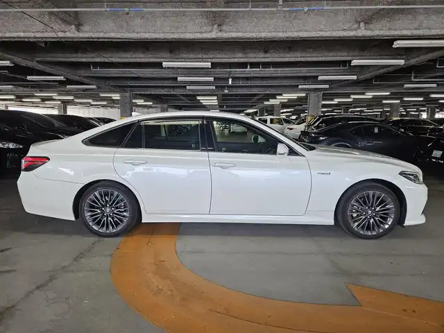 トヨタ クラウン ハイブリッド S スポーツスタイル 宮崎県 2020(令2)年 6.9万km ホワイトパールクリスタルシャイン 〇ワンオーナー/〇TコネクトSDナビゲーションシステム(8インチ)/〇フルセグTV/〇バックカメラ/〇ETC2.0/〇純正ドライブレコーダー/〇レーダークルーズコントロール/〇コーナーセンサー/〇セーフティセンス/〇ブラインドスポットモニター/〇オートマチックハイビーム/〇左右独立温度調整オートエアコン/〇革巻きステアリングホイール/〇黒レザーシート/〇パドルシフト/ステアリングヒーター/〇パワーシー/シートヒーター/〇純正18インチアルミホイール/〇スマートエントリー/スタートシステム/〇AC100V/〇禁煙車