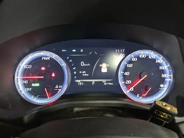 トヨタ クラウン ハイブリッド S スポーツスタイル 宮崎県 2020(令2)年 6.9万km ホワイトパールクリスタルシャイン 〇ワンオーナー/〇TコネクトSDナビゲーションシステム(8インチ)/〇フルセグTV/〇バックカメラ/〇ETC2.0/〇純正ドライブレコーダー/〇レーダークルーズコントロール/〇コーナーセンサー/〇セーフティセンス/〇ブラインドスポットモニター/〇オートマチックハイビーム/〇左右独立温度調整オートエアコン/〇革巻きステアリングホイール/〇黒レザーシート/〇パドルシフト/ステアリングヒーター/〇パワーシー/シートヒーター/〇純正18インチアルミホイール/〇スマートエントリー/スタートシステム/〇AC100V/〇禁煙車