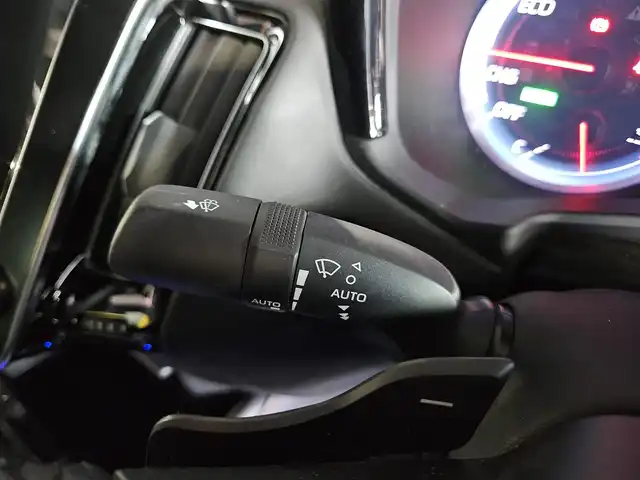 トヨタ クラウン ハイブリッド S スポーツスタイル 宮崎県 2020(令2)年 6.9万km ホワイトパールクリスタルシャイン 〇ワンオーナー/〇TコネクトSDナビゲーションシステム(8インチ)/〇フルセグTV/〇バックカメラ/〇ETC2.0/〇純正ドライブレコーダー/〇レーダークルーズコントロール/〇コーナーセンサー/〇セーフティセンス/〇ブラインドスポットモニター/〇オートマチックハイビーム/〇左右独立温度調整オートエアコン/〇革巻きステアリングホイール/〇黒レザーシート/〇パドルシフト/ステアリングヒーター/〇パワーシー/シートヒーター/〇純正18インチアルミホイール/〇スマートエントリー/スタートシステム/〇AC100V/〇禁煙車