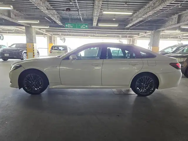 トヨタ クラウン ハイブリッド S スポーツスタイル 宮崎県 2020(令2)年 6.9万km ホワイトパールクリスタルシャイン 〇ワンオーナー/〇TコネクトSDナビゲーションシステム(8インチ)/〇フルセグTV/〇バックカメラ/〇ETC2.0/〇純正ドライブレコーダー/〇レーダークルーズコントロール/〇コーナーセンサー/〇セーフティセンス/〇ブラインドスポットモニター/〇オートマチックハイビーム/〇左右独立温度調整オートエアコン/〇革巻きステアリングホイール/〇黒レザーシート/〇パドルシフト/ステアリングヒーター/〇パワーシー/シートヒーター/〇純正18インチアルミホイール/〇スマートエントリー/スタートシステム/〇AC100V/〇禁煙車