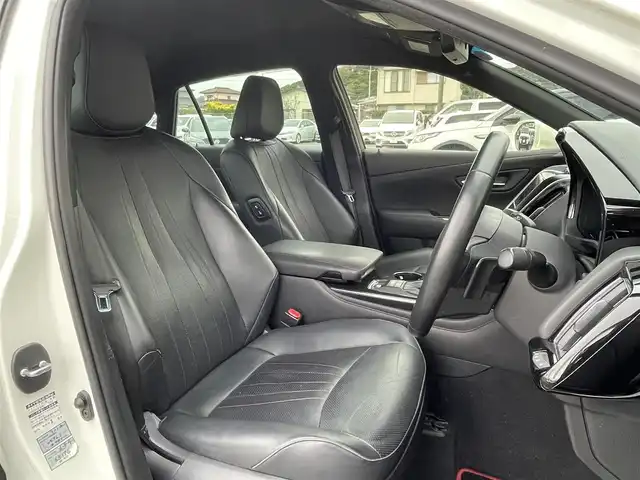 トヨタ クラウン ハイブリッド S スポーツスタイル 宮崎県 2020(令2)年 6.9万km ホワイトパールクリスタルシャイン 〇ワンオーナー/〇TコネクトSDナビゲーションシステム(8インチ)/〇フルセグTV/〇バックカメラ/〇ETC2.0/〇純正ドライブレコーダー/〇レーダークルーズコントロール/〇コーナーセンサー/〇セーフティセンス/〇ブラインドスポットモニター/〇オートマチックハイビーム/〇左右独立温度調整オートエアコン/〇革巻きステアリングホイール/〇黒レザーシート/〇パドルシフト/ステアリングヒーター/〇パワーシー/シートヒーター/〇純正18インチアルミホイール/〇スマートエントリー/スタートシステム/〇AC100V/〇禁煙車