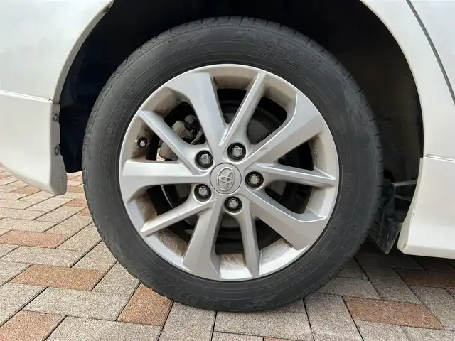 トヨタ オーリス 150X Sパッケージ 新潟県 2013(平25)年 9.8万km ホワイトパールクリスタルシャイン (株)IDOMが運営する【じしゃロン新潟店】の自社ローン専用車両になります。/こちらは現金またはオートローンご利用時の価格です。自社ローンご希望の方は別途その旨お申付け下さい/プッシュスタート/スマートキー/４WD/MTモード付AT/純正ナビ/Bluetooth接続可能/CD、DVD、AM、FM視聴可能/ワンセグテレビ（走行時可能）/バックカメラ/ドライブレコーダー前後/ETC/本革巻きステアリング/純正AW/ウインカーミラー/キセノンヘッドランプ/モデリスタスポイラー/スタッドレスタイヤAW付（車内）