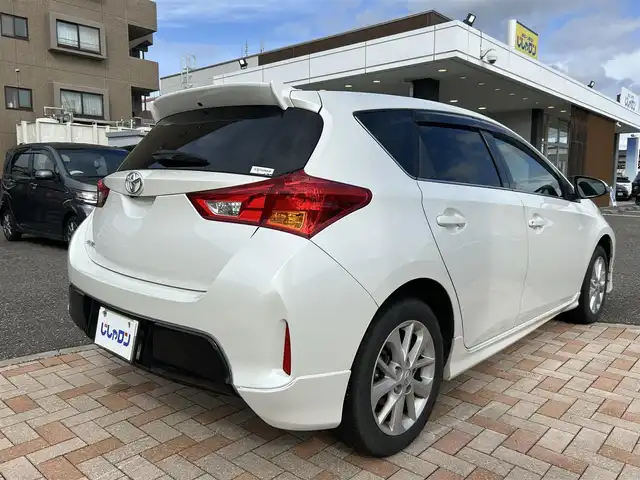 トヨタ オーリス 150X Sパッケージ 新潟県 2013(平25)年 9.8万km ホワイトパールクリスタルシャイン (株)IDOMが運営する【じしゃロン新潟店】の自社ローン専用車両になります。/こちらは現金またはオートローンご利用時の価格です。自社ローンご希望の方は別途その旨お申付け下さい/プッシュスタート/スマートキー/４WD/MTモード付AT/純正ナビ/Bluetooth接続可能/CD、DVD、AM、FM視聴可能/ワンセグテレビ（走行時可能）/バックカメラ/ドライブレコーダー前後/ETC/本革巻きステアリング/純正AW/ウインカーミラー/キセノンヘッドランプ/モデリスタスポイラー/スタッドレスタイヤAW付（車内）