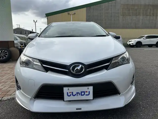 トヨタ オーリス 150X Sパッケージ 新潟県 2013(平25)年 9.8万km ホワイトパールクリスタルシャイン (株)IDOMが運営する【じしゃロン新潟店】の自社ローン専用車両になります。/こちらは現金またはオートローンご利用時の価格です。自社ローンご希望の方は別途その旨お申付け下さい/プッシュスタート/スマートキー/４WD/MTモード付AT/純正ナビ/Bluetooth接続可能/CD、DVD、AM、FM視聴可能/ワンセグテレビ（走行時可能）/バックカメラ/ドライブレコーダー前後/ETC/本革巻きステアリング/純正AW/ウインカーミラー/キセノンヘッドランプ/モデリスタスポイラー/スタッドレスタイヤAW付（車内）