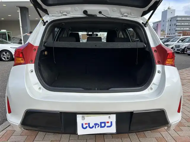 トヨタ オーリス 150X Sパッケージ 新潟県 2013(平25)年 9.8万km ホワイトパールクリスタルシャイン (株)IDOMが運営する【じしゃロン新潟店】の自社ローン専用車両になります。/こちらは現金またはオートローンご利用時の価格です。自社ローンご希望の方は別途その旨お申付け下さい/プッシュスタート/スマートキー/４WD/MTモード付AT/純正ナビ/Bluetooth接続可能/CD、DVD、AM、FM視聴可能/ワンセグテレビ（走行時可能）/バックカメラ/ドライブレコーダー前後/ETC/本革巻きステアリング/純正AW/ウインカーミラー/キセノンヘッドランプ/モデリスタスポイラー/スタッドレスタイヤAW付（車内）