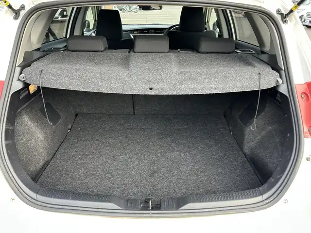 トヨタ オーリス 150X Sパッケージ 新潟県 2013(平25)年 9.8万km ホワイトパールクリスタルシャイン (株)IDOMが運営する【じしゃロン新潟店】の自社ローン専用車両になります。/こちらは現金またはオートローンご利用時の価格です。自社ローンご希望の方は別途その旨お申付け下さい/プッシュスタート/スマートキー/４WD/MTモード付AT/純正ナビ/Bluetooth接続可能/CD、DVD、AM、FM視聴可能/ワンセグテレビ（走行時可能）/バックカメラ/ドライブレコーダー前後/ETC/本革巻きステアリング/純正AW/ウインカーミラー/キセノンヘッドランプ/モデリスタスポイラー/スタッドレスタイヤAW付（車内）