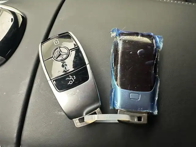 メルセデス・ベンツ Ｓ５６０Ｌ 4マチック スポーツリミテッド 兵庫県 2020(令2)年 2.5万km パール 純正ナビ/12.3型コクピットディスプレイ/ブルメスターサウンド/パノラミックスライディングルーフ/Sクラス専用リアモニター/全席シートヒーター/全席ベンチレーション/フルセグ/Bluetooth/AppleCarplay/androidauto/全方位カメラ/衝突軽減ブレーキ/レーダークルーズコントロール/レーントレーシングアシスト/ブラインドスポットモニター/マルチビームLEDヘッドライト/オートハイビーム/AMG20インチA/W/アンビエントライト/コーナーセンサー