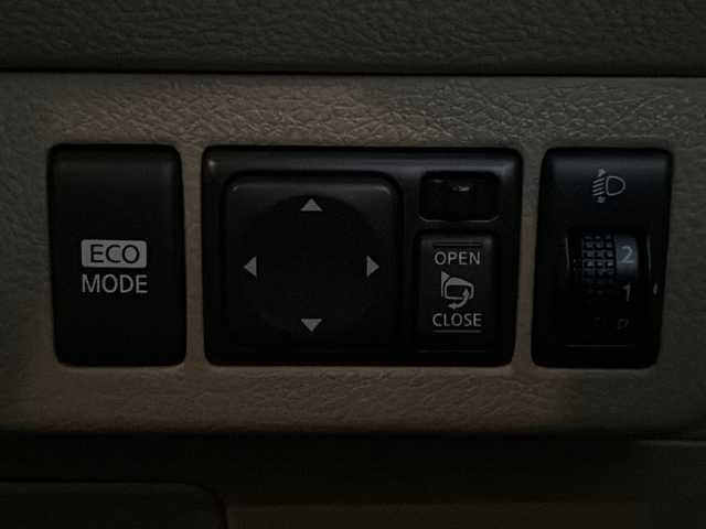 日産 ティーダ ラティオ 15M 石川県 2011(平23)年 8.9万km シルキーベージュ FM/AM/CD/MD/ECOモード/革ステアリング/電格ミラー/オートライト/電格ミラー