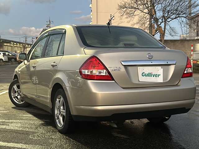 日産 ティーダ ラティオ 15M 石川県 2011(平23)年 8.9万km シルキーベージュ FM/AM/CD/MD/ECOモード/革ステアリング/電格ミラー/オートライト/電格ミラー