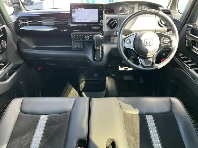 ホンダ Ｎ ＢＯＸ カスタム L ターボ 奈良県 2021(令3)年 1.8万km ミッドナイトブルービームM 純正8インチナビ(VXU-217NBi)/（フルセグ/BT/CD/DVD)/レーダークルーズコントロール/バックカメラ/パドルシフト/後方コーナーセンサー/衝突軽減システム/レーンキープアシスト/両側パワースライドドア/ハーフレザーシート/前席シートヒーター/後席サンシェード/前後ドライブレコーダー/ETC/LEDヘッドライト/純正15インチAW/保証書/取り扱い説明書