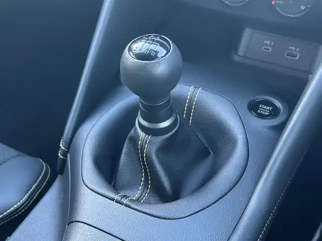 日産 フェアレディ Ｚ プロトスペック 群馬県 2022(令4)年 0.9万km 黄 ワンオーナー/セーフティアシスト/・車線逸脱警報/・ふらつき防止/・エマージェンシーブレーキ/・ブラインドスポットモニター/・前方衝突防止支援/・後退時車両検知機能/HKS車高調/HKSマフラー/専用イエローキャリパー/純正メモリナビ/ （AM FM フルセグ USB Bluetooth AppleCarplay）/バックカメラ/3蓮メーター/ビルトインETC2.0/LEDヘッドライト/オートライト/BOSEサウンド/純正ドライブレコーダー（前方録画）/ハーフレザーシート/シートヒーター/ステアリングスイッチ/純正アルミスポーツペダル/純正空気圧測定機能