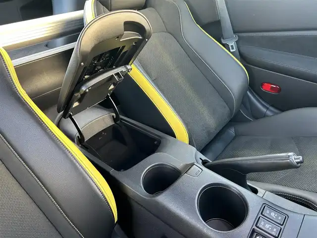 日産 フェアレディ Ｚ プロトスペック 群馬県 2022(令4)年 0.9万km 黄 ワンオーナー/セーフティアシスト/・車線逸脱警報/・ふらつき防止/・エマージェンシーブレーキ/・ブラインドスポットモニター/・前方衝突防止支援/・後退時車両検知機能/HKS車高調/HKSマフラー/専用イエローキャリパー/純正メモリナビ/ （AM FM フルセグ USB Bluetooth AppleCarplay）/バックカメラ/3蓮メーター/ビルトインETC2.0/LEDヘッドライト/オートライト/BOSEサウンド/純正ドライブレコーダー（前方録画）/ハーフレザーシート/シートヒーター/ステアリングスイッチ/純正アルミスポーツペダル/純正空気圧測定機能