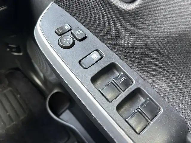 スズキ ソリオ バンディット HV MV Dカメラ ブレーキS 福島県 2016(平28)年 5.9万km スーパーブラックパール 社外ナビゲーション/【CD/DVD/SD/Bluetooth/TV】/型番：CN-RS02WD/バックカメラ/ETC/片側電動スライドドア/運転席シートヒーター/デュアルカメラブレーキサポート/車線逸脱抑制機能/車線逸脱警報機能/クルーズコントロール/ステアリングリモコン/LEDオートライト/リアドアシェード/シートバックテーブル/純正アルミ＋ノーマルタイヤセット車載/165/65R15/純正フロアマット/純正ドアバイザー