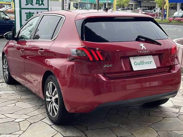 プジョー ３０８ アリュール 静岡県 2019(令1)年 3.7万km 赤 純正ナビ/・バックモニター/・Bluetooth/・USB/・iPod/主要装備/・プッシュスタート/・ETC車載器/・前後ソナー/・LEDヘッドライト/・オートライト/・純正16インチＡＷ/・純正フロアマット/・レーンキープアシスト/・アイドリングストップ