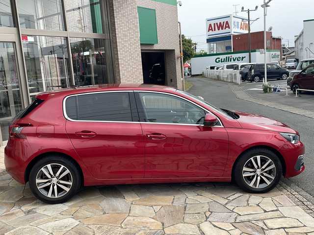 プジョー ３０８ アリュール 静岡県 2019(令1)年 3.7万km 赤 純正ナビ/・バックモニター/・Bluetooth/・USB/・iPod/主要装備/・プッシュスタート/・ETC車載器/・前後ソナー/・LEDヘッドライト/・オートライト/・純正16インチＡＷ/・純正フロアマット/・レーンキープアシスト/・アイドリングストップ