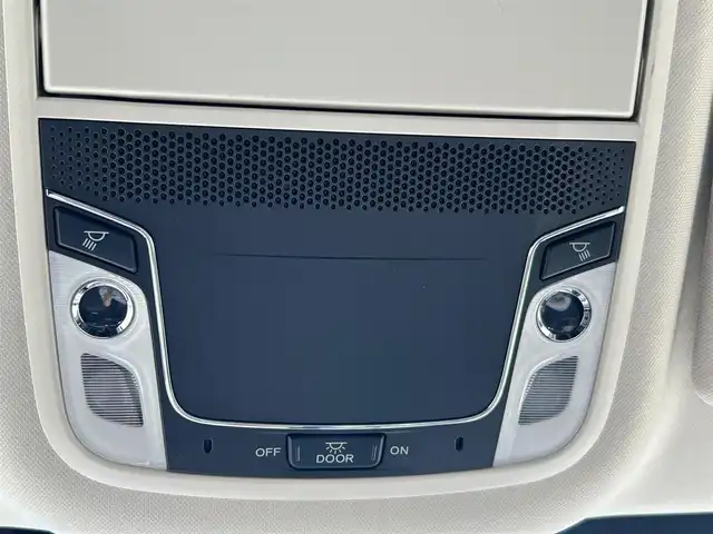 ホンダ オデッセイ アブソルート ホンダセンシング 静岡県 2017(平29)年 6.9万km 黒 エンジンスタートボタン/パワーステアリング/パワーウィンドウ/パドルシフト/アイドリングストップ/スマートキー/Wオートエアコン/クルーズコントロール追従走行/Bluetooth/CD/CDチェンジャー/USB入力端子/ETC2.0/バックカメラ/TV/メモリナビ/3列シート/オットマン/純正前方ドラレコ/ウォークスルー/純正フロアマット/D席パワーシート/布シート/両側パワースライドドア/純正サイドエアロパーツ/純正アルミホイール/ABS/横滑り防止装置/レーンキープアシスト/オートライト/W＋サイドエアバッグ/衝突軽減システム/カーテンエアバック