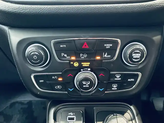 クライスラー・ジープ ジープ コンパス トレイルホーク 大阪府 2020(令2)年 2.8万km グレー 100台限定車/ACC/純正ナビ/TV/バックカメラ/applecarplay/ハーフレザー/純正17インチAW/HIDヘッドライト/ブラインドスポット/クリアランスソナー/ETC/ドラレコ