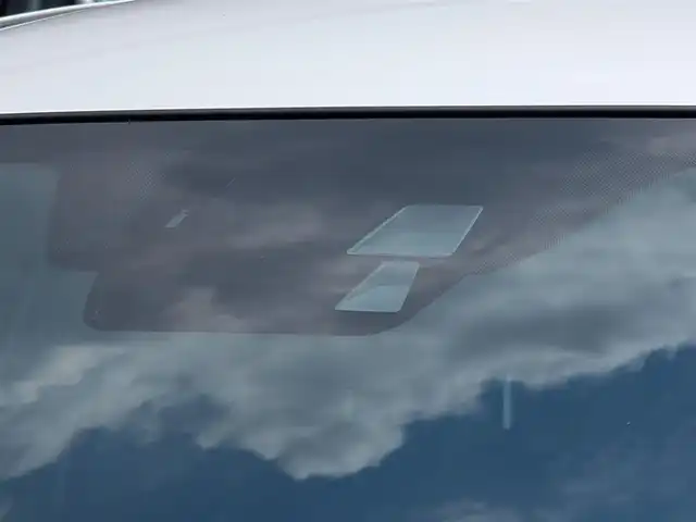 マツダ デミオ 13S 福井県 2017(平29)年 2.1万km スノーフレイクホワイトパールマイカ ワンオーナー車/LEDヘッドライト/前席シートヒーター/純正メモリナビ（CD/DVD/BT/USB/AUX）/フルセグテレビ/アイドリングストップ/スマート・シティ・ブレーキ・サポート/横滑り防止装置/盗難防止装置/スタッドレスタイヤ積込/純正フロアマット/スマートキー/純正ホイルキャップ/ダブル＋サイドエアバッグ/カーテンエアバッグ
