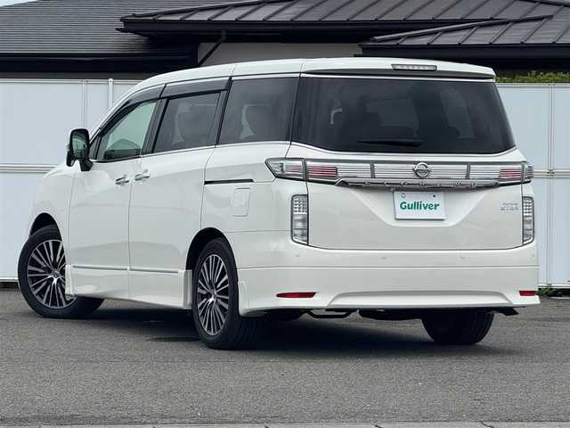 日産 エルグランド 250ハイウェイスター プレミアム 岩手県 2015(平27)年 4.3万km ブリリアントホワイトパール 4WD/純正エアロ/フリップダウンモニター/社外メモリナビ/　　CD/DVD/BT/USB/フルセグTV/アラウンドビューモニター/バックカメラ/両側パワースライドドア/クルーズコントロール/LEDオートライト/フォグランプ/合皮レザーシート/パワーシート/シートヒーター/純正18インチアルミホイール/コーナーセンサー/ステアリングスイッチ/スマートキー/ETC