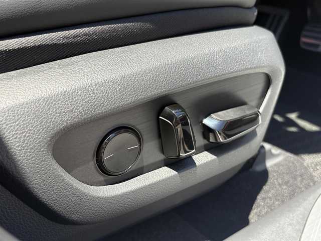 レクサス ＮＸ 350h Fスポーツ 三重県 2023(令5)年 1.8万km ホワイトノーヴァガラスフレーク ♪♪ワンオーナー ♪♪/TRDエアロ(F/S/Ru)/パノラマルーフ/三眼LEDヘッドライト/ハンズフリーパワーバックドア/LEXUSオレンジキャリパー/デジタルインナーミラー/純正２０インチアルミホイール/ルーフレール/Lexus Safety System +/純正１４インチディスプレイナビ/　・フルセグ/　・Bluetooth/　・USB/　・Apple Carplay/　・Android Auto/パノラミックビューモニター/HUD/赤/黒レザーシート/D/N席パワーシート/シートベンチレーション/ビルトインETC2.0/スマートキーx2/カードキー/プッシュスタート/純正フロアマット