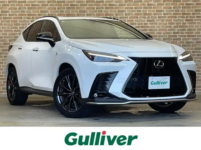 レクサス ＮＸ 350h Fスポーツ 岩手県 2022(令4)年 4.7万km ホワイトノーヴァガラスフレーク ワンオーナー/４WD/ムーンルーフ/パノラミックビューモニター/e-ラッチ/キックセンサー付きパワーバックドア/三眼フルLEDヘッドランプ/カラーヘッドアップディスプレイ/Fスポーツ専用オレンジブレーキキャリパー/Fスポーツ専用本革スポーツシート（フレアレッド）/パフォーマンスダンパー/NAVI・AI-AVS/レクサスクライメントコンシェルジュ/ディンプル本革巻きステアリング・シフトノブ/デジタルインナーミラー/レクサスセーフティシステム＋/プリクラッシュセーフティ/レーダークルーズコントロール/レーントレーシングアシスト・レーンチェンジアシスト/アダプティブハイビームシステム/ドアオープン制御付き安心降車アシスト/リヤクロストラフィックアラート・フロントクロストラフィックアラート/プロアクティブドライビングアシスト/クリアランスソナー/レクサスNXプレミアムサウンドシステム/パドルシフト/パワーシート・シートヒーター・シートベンチレーション（前席）/ステアリングヒーター/14インチディスプレイオーディ/ETC2.0/AC100V100Wアクセサリーコンセント