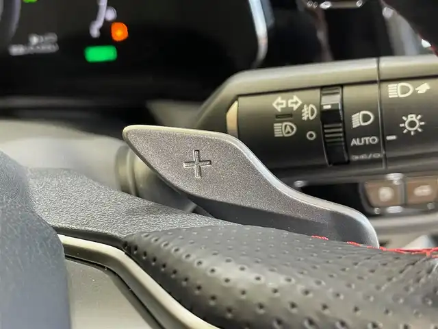 レクサス ＮＸ 350h Fスポーツ 岩手県 2022(令4)年 4.7万km ホワイトノーヴァガラスフレーク ワンオーナー/４WD/ムーンルーフ/パノラミックビューモニター/e-ラッチ/キックセンサー付きパワーバックドア/三眼フルLEDヘッドランプ/カラーヘッドアップディスプレイ/Fスポーツ専用オレンジブレーキキャリパー/Fスポーツ専用本革スポーツシート（フレアレッド）/パフォーマンスダンパー/NAVI・AI-AVS/レクサスクライメントコンシェルジュ/ディンプル本革巻きステアリング・シフトノブ/デジタルインナーミラー/レクサスセーフティシステム＋/プリクラッシュセーフティ/レーダークルーズコントロール/レーントレーシングアシスト・レーンチェンジアシスト/アダプティブハイビームシステム/ドアオープン制御付き安心降車アシスト/リヤクロストラフィックアラート・フロントクロストラフィックアラート/プロアクティブドライビングアシスト/クリアランスソナー/レクサスNXプレミアムサウンドシステム/パドルシフト/パワーシート・シートヒーター・シートベンチレーション（前席）/ステアリングヒーター/14インチディスプレイオーディ/ETC2.0/AC100V100Wアクセサリーコンセント
