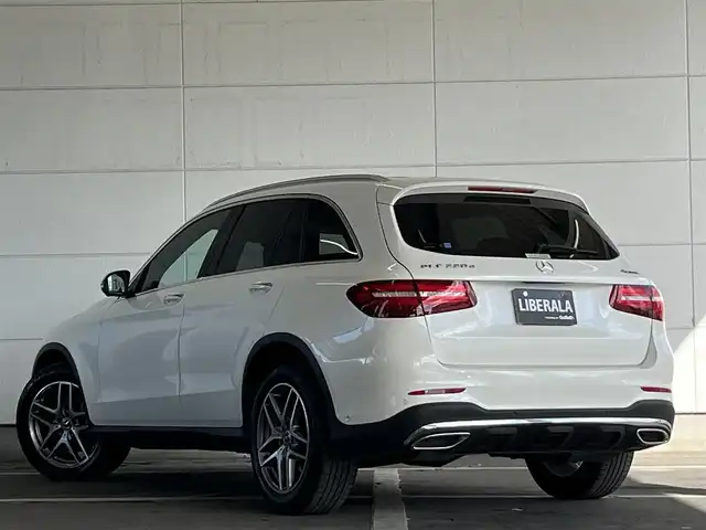 メルセデス・ベンツ ＧＬＣ２２０ d 4マチックスポーツ 本革 山形県 2020(令2)年 2.9万km 白 ブラックレザーシート/純正メーカーナビ/純正AMG１９インチアルミ/ビューモニター/コーナーセンサー /クルーズコントロール/ルーフレール/ブラックルーフ/プッシュスタートエンジン/保証書・取説/スペアキー
