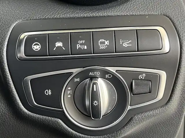 メルセデス・ベンツ ＧＬＣ２２０ d 4マチックスポーツ 本革 山形県 2020(令2)年 2.9万km 白 ブラックレザーシート/純正メーカーナビ/純正AMG１９インチアルミ/ビューモニター/コーナーセンサー /クルーズコントロール/ルーフレール/ブラックルーフ/プッシュスタートエンジン/保証書・取説/スペアキー