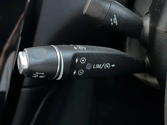 メルセデス・ベンツ ＧＬＣ２２０ d 4マチックスポーツ 本革 山形県 2020(令2)年 2.9万km 白 ブラックレザーシート/純正メーカーナビ/純正AMG１９インチアルミ/ビューモニター/コーナーセンサー /クルーズコントロール/ルーフレール/ブラックルーフ/プッシュスタートエンジン/保証書・取説/スペアキー